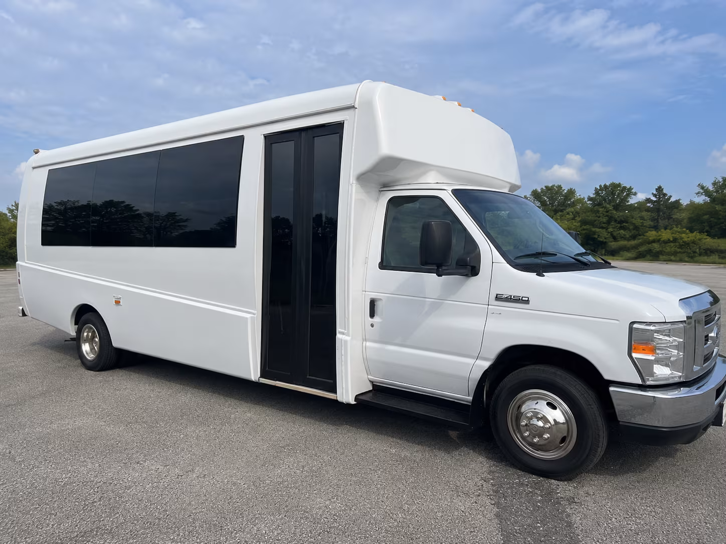 Kansas City Birthday, Sweet 16, & Quinceañera Party Bus Rentals