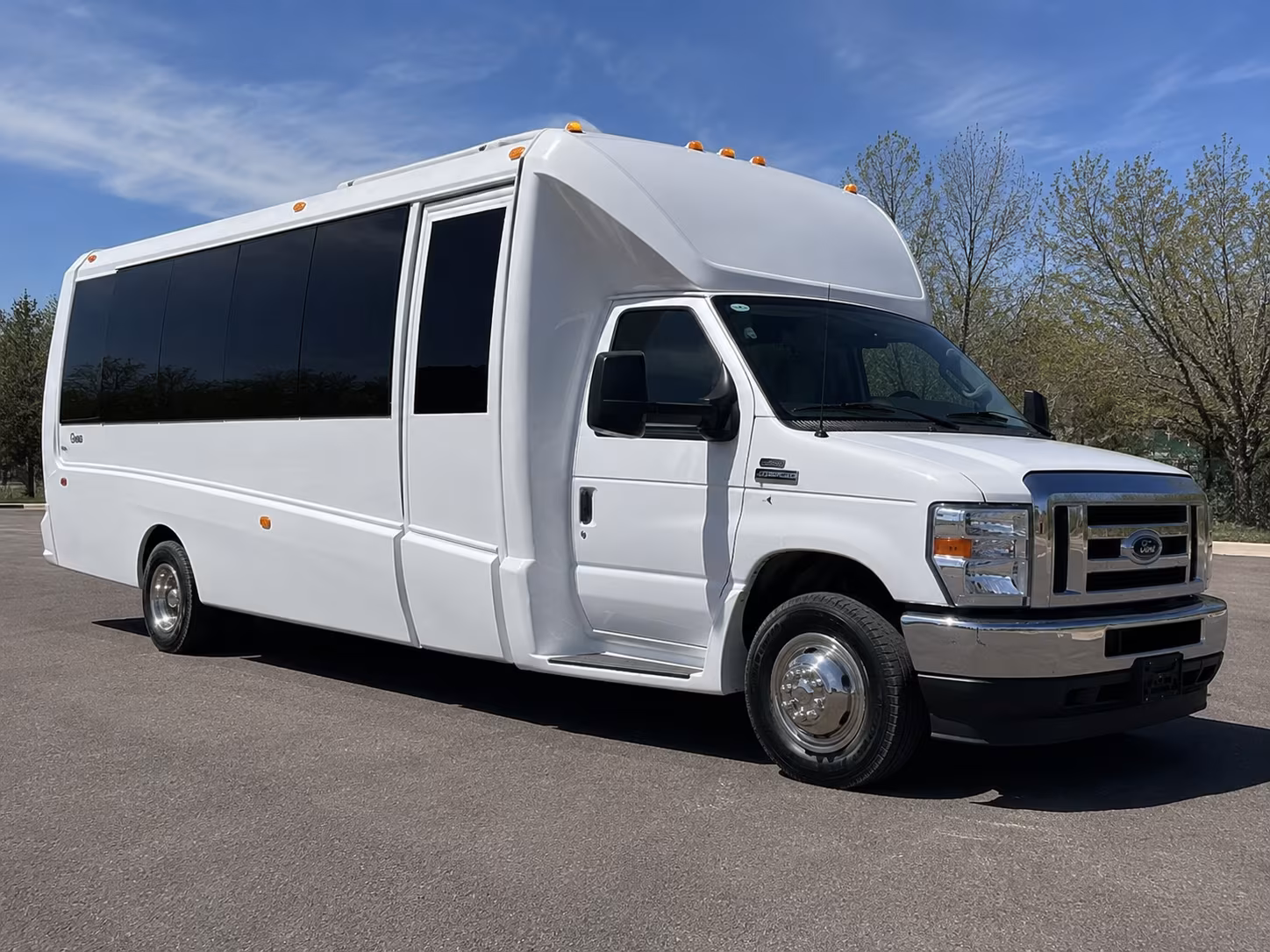 Kansas City Birthday, Sweet 16, & Quinceañera Transportation party bus exterior