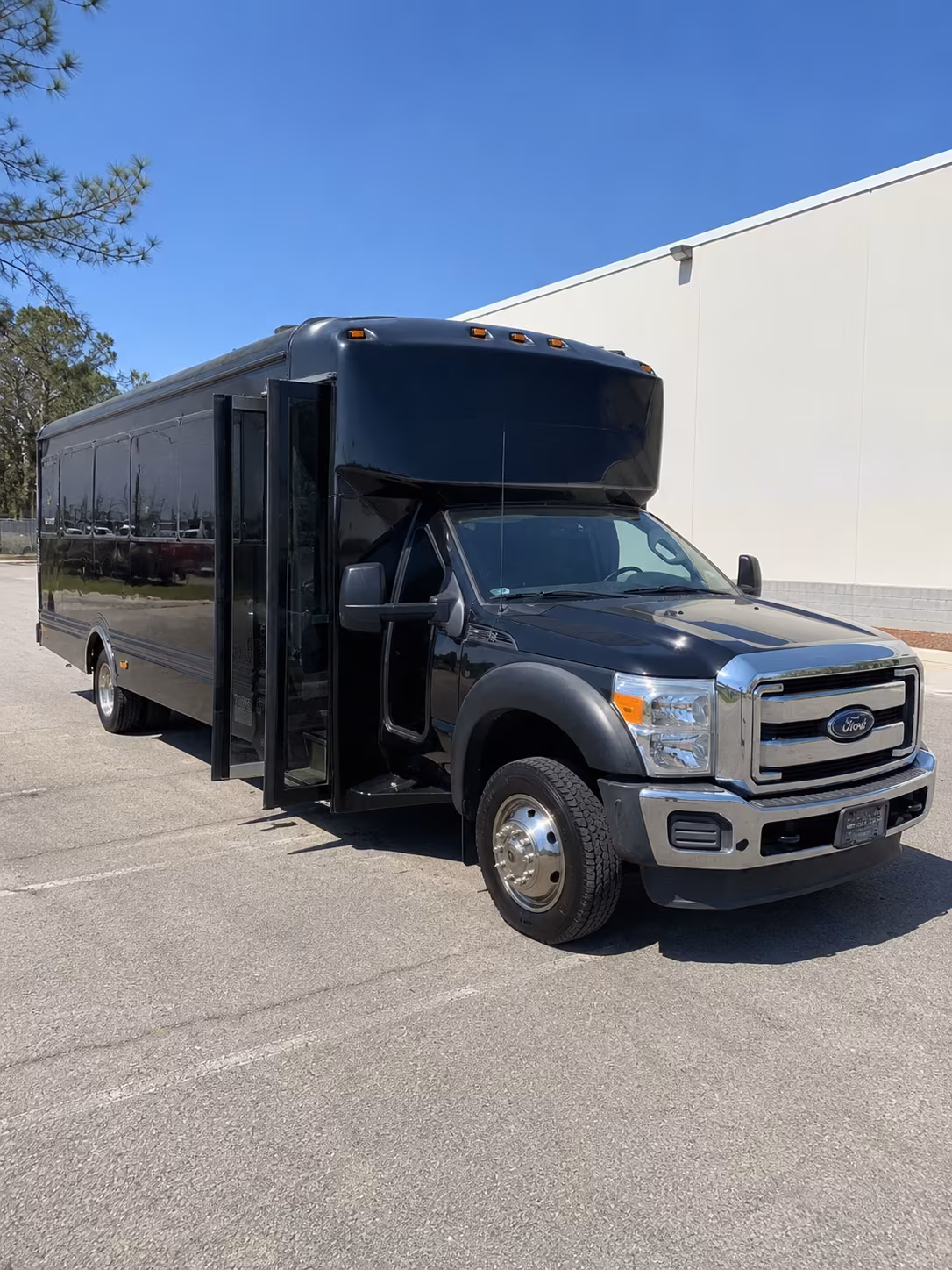 Kansas City Prom & Homecoming Transportation party bus exterior