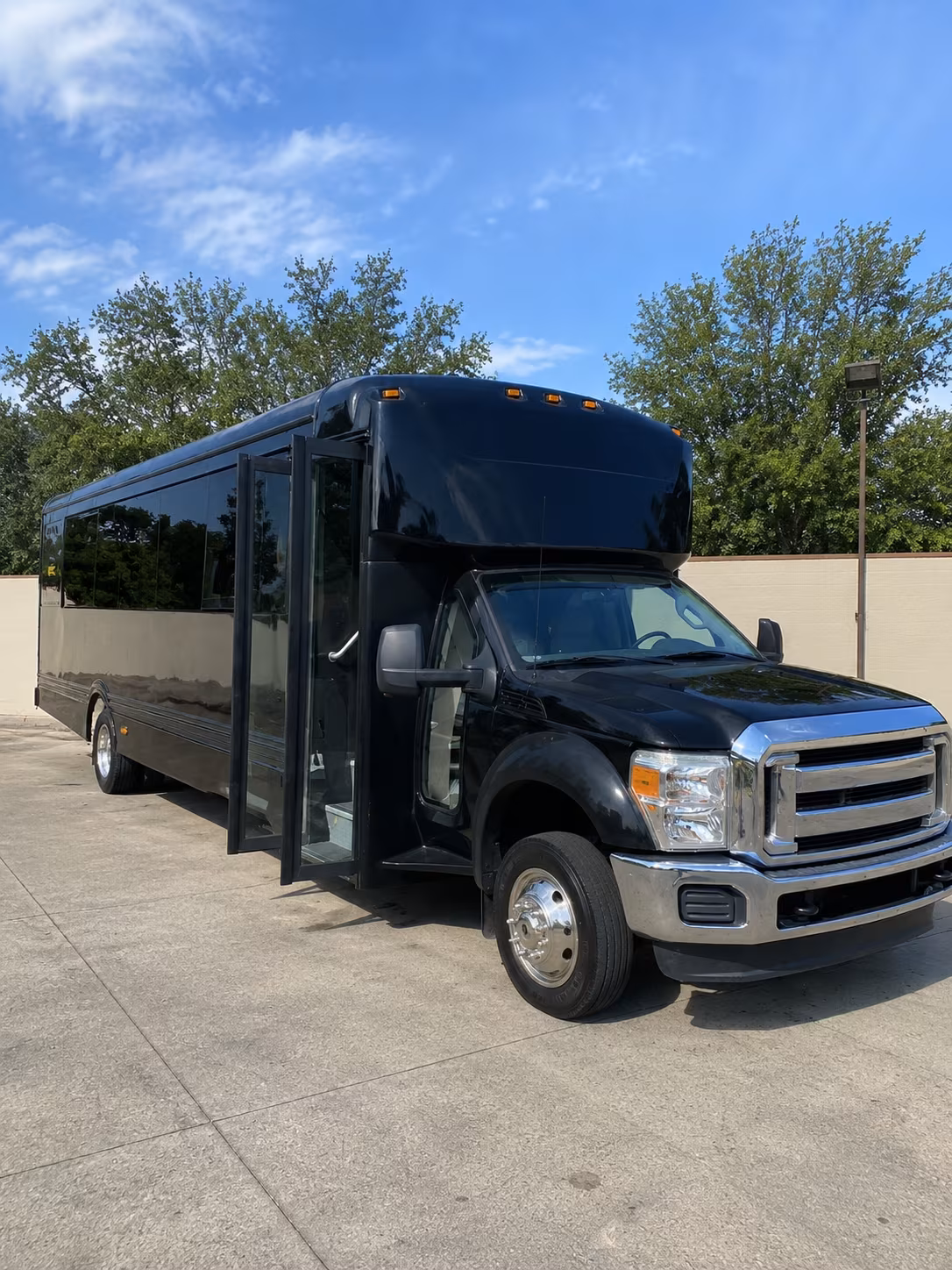 Kansas City Winery Tour & Pub Crawl Transportation pickup coordination