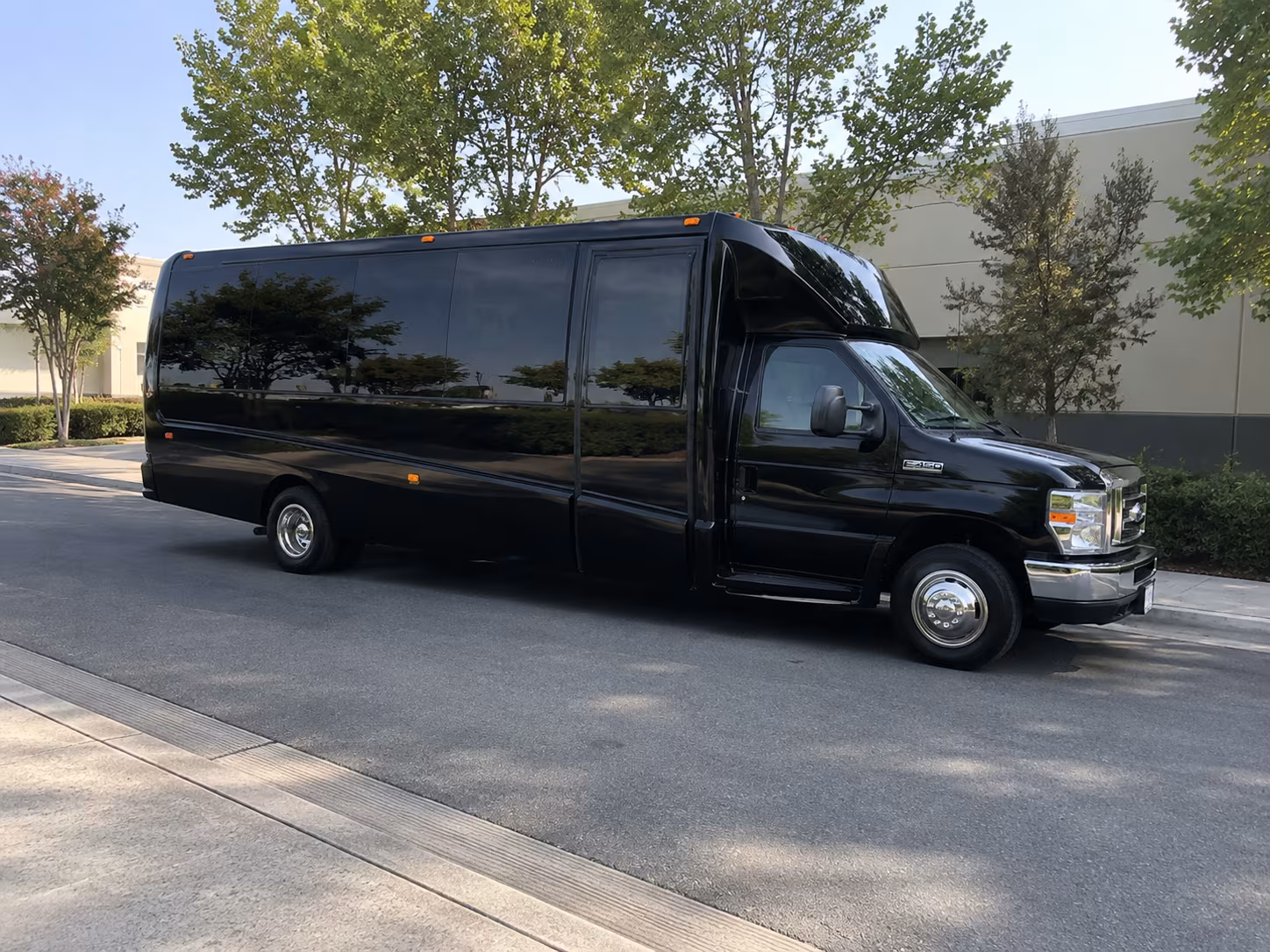 Kansas City Winery Tour & Pub Crawl Transportation party bus exterior