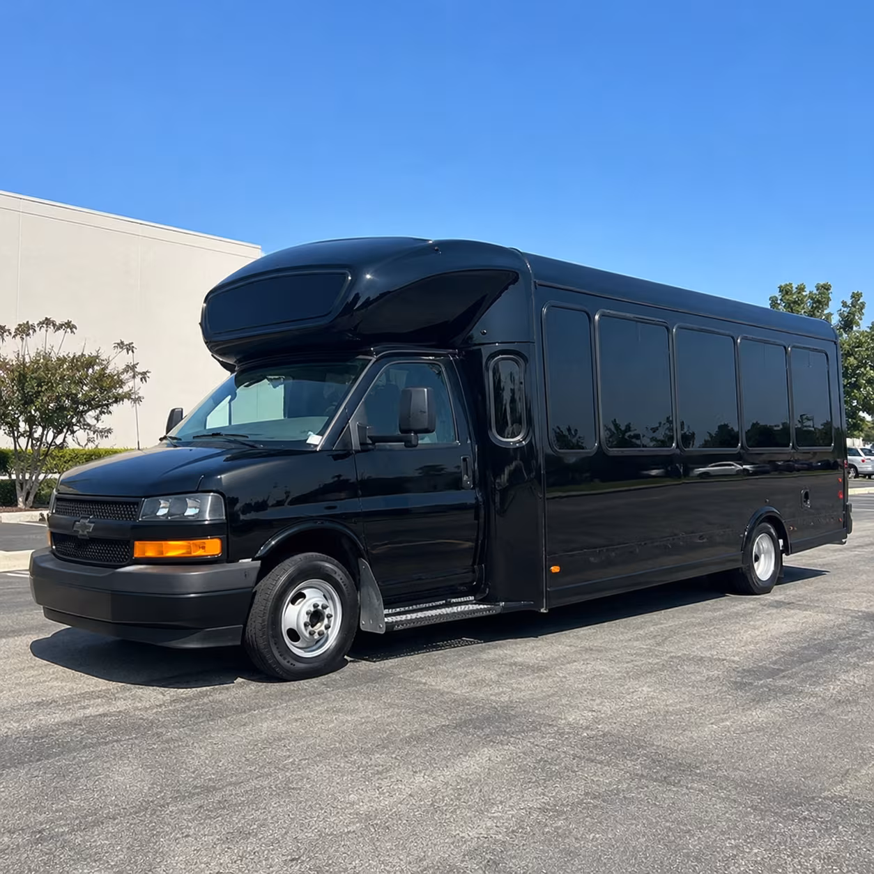 Lee's Summit Winery Tour & Pub Crawl Transportation