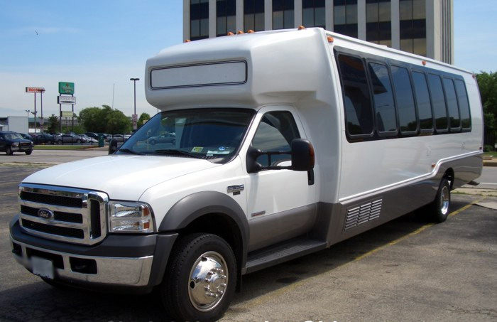 Kansas City 18 Passenger Party Bus